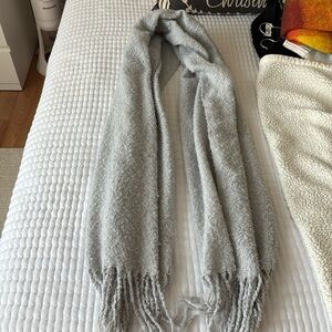Aerie scarf